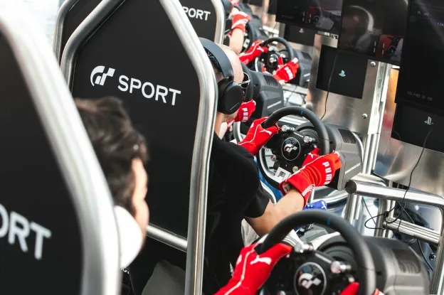 'Verstappen en Norris geven goede input voor de virtuele afstelling'