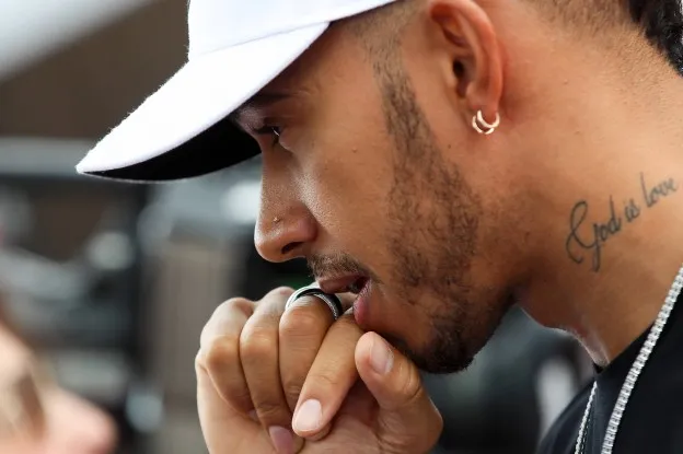 Hamilton pleit voor races in Afrika: 'Goed om te laten zien hoe mooi het is'