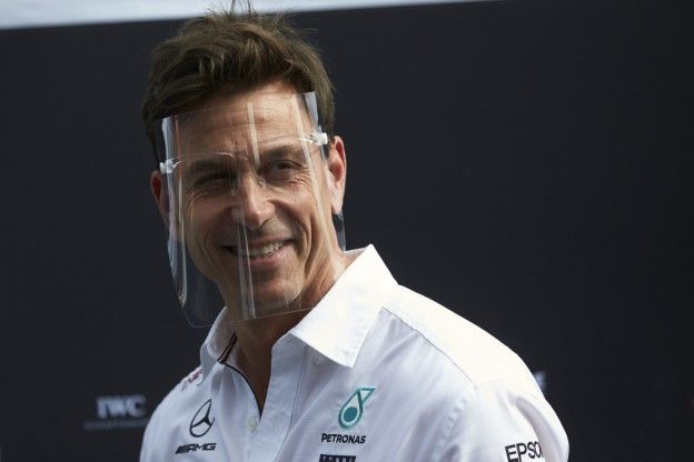 Wolff: 'Mercedes zou bij vertrek Hamilton niet minder presteren dan nu'