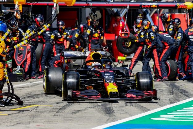 Hakkinen voorspelt frontenstrijd Red Bull en Ferrari tegen Racing Point en Mercedes