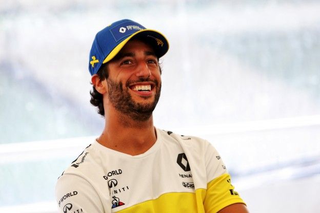 Ricciardo: 'Ik mis het drinken uit mijn schoen'