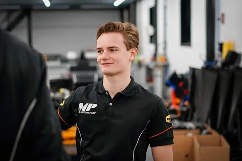Viscaal wint sprintrace Formule 3 na inhaalactie in laatste bocht