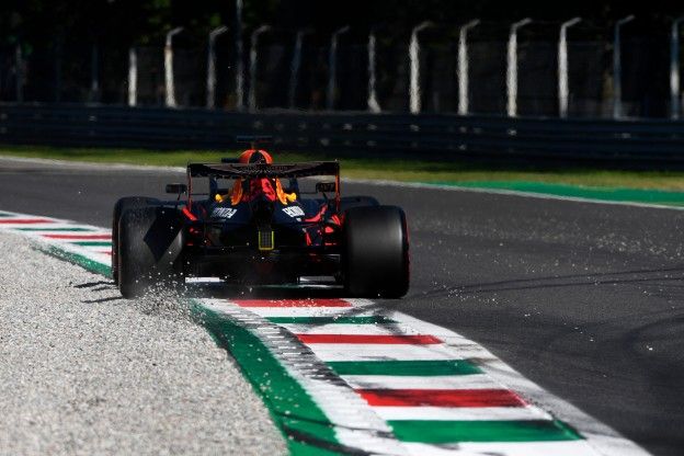 Hamilton op pole in Italië, Verstappen start vanaf vijfde positie