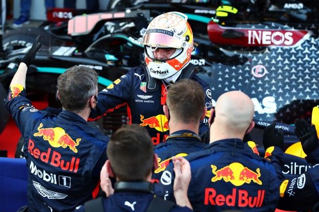 Boordradio's GP Rusland | Verstappen: 'Ik heb geen grip, dit is ongelooflijk'