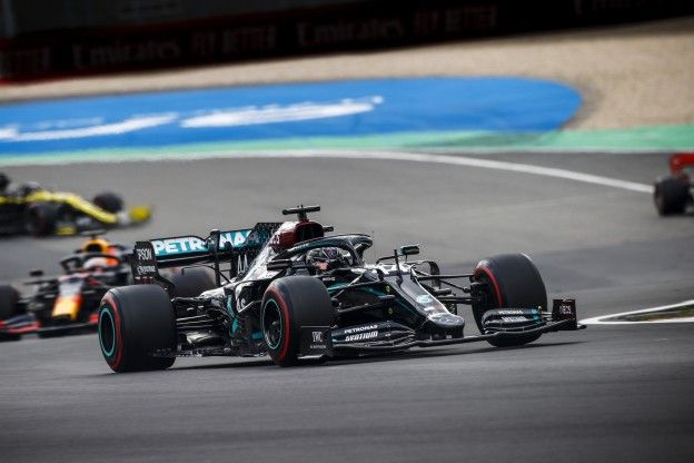 Mercedes baalt van Pirelli-test: 'Die informatie is niet bruikbaar'