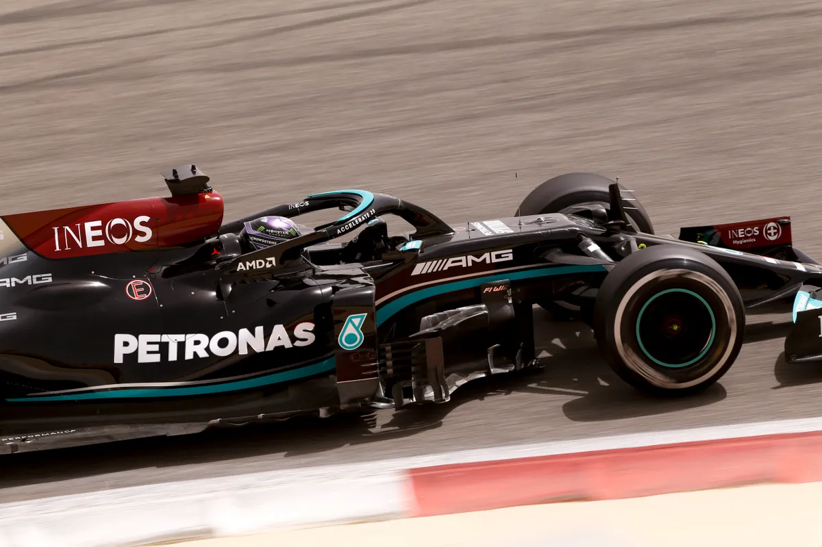 De Vries bevestigt problemen Mercedes: 'Nog steeds niet helemaal helder wat er aan de hand is'