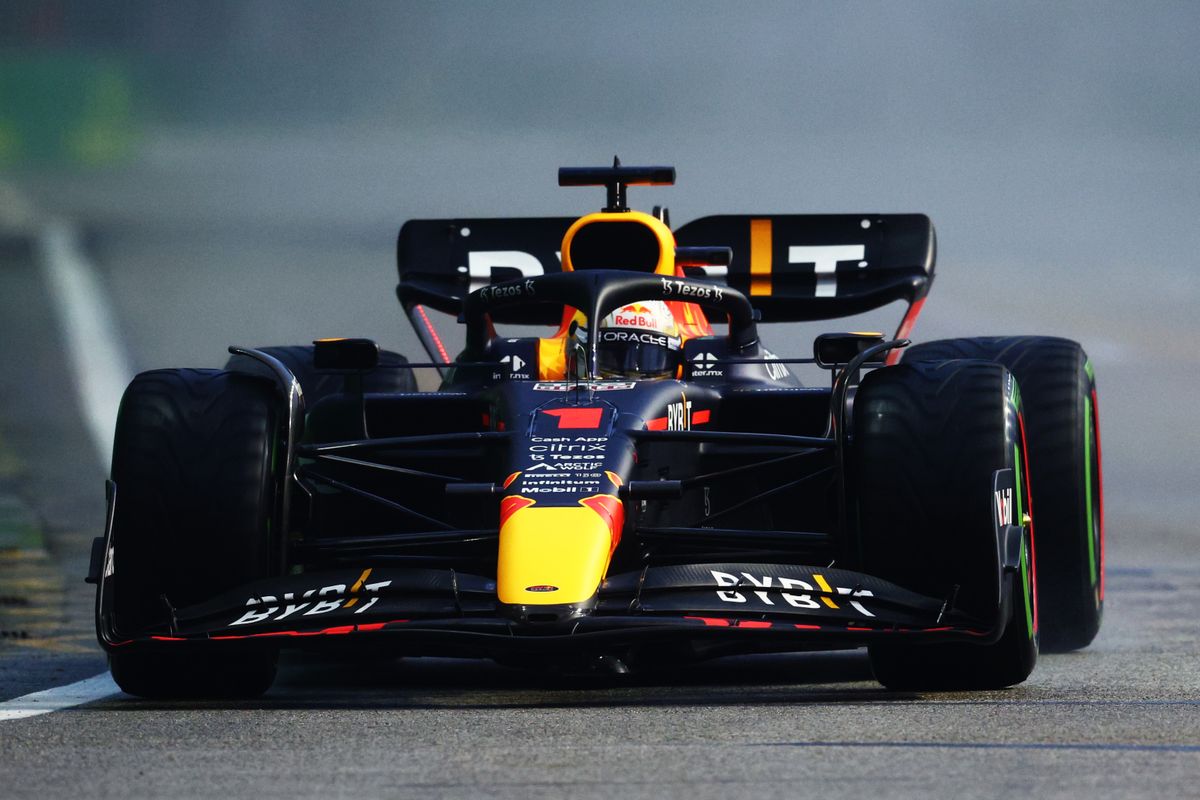 Leclerc op pole voor GP Singapore, Verstappen breekt noodgedwongen snelste ronde af