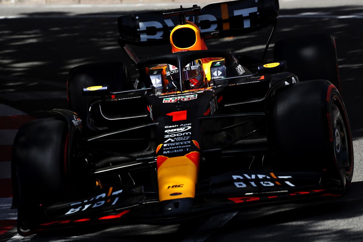 Verstappen blikt terug op memorabel rondje: "Stapte trillend uit de auto"