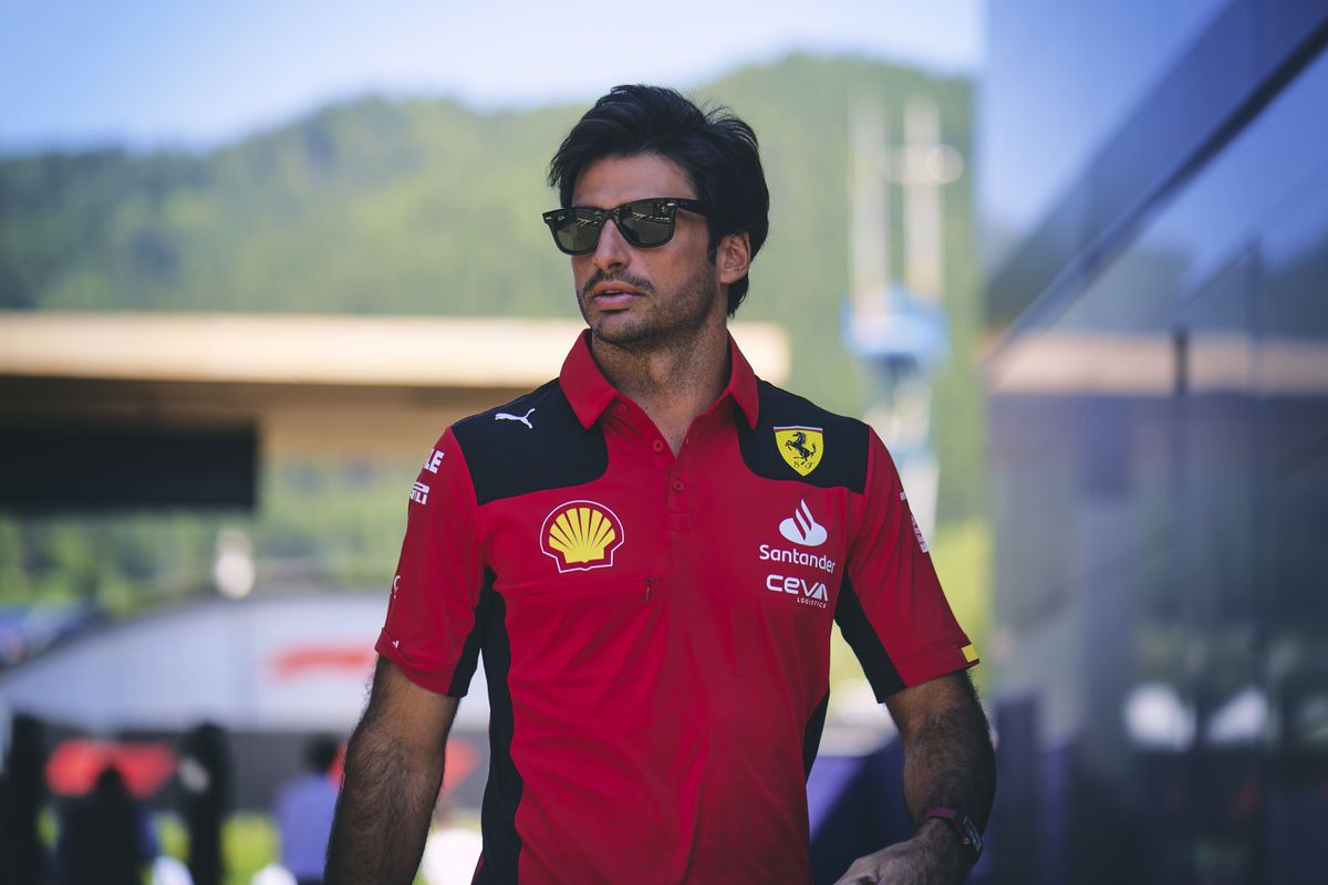 Sainz over het leven als Ferrari-coureur: 'Je krijgt meer support dan wie dan ook'