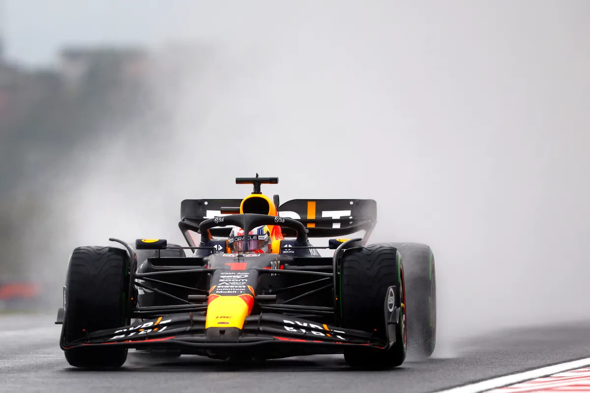 Volgens Verstappen hoort het risico bij het vak: 'Zicht wordt hoe dan ook slecht'