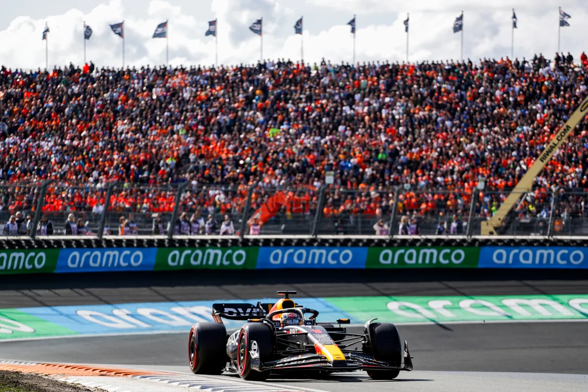 Verstappen over het plaatsen van undercut op Pérez: 'Het was een logische keuze'