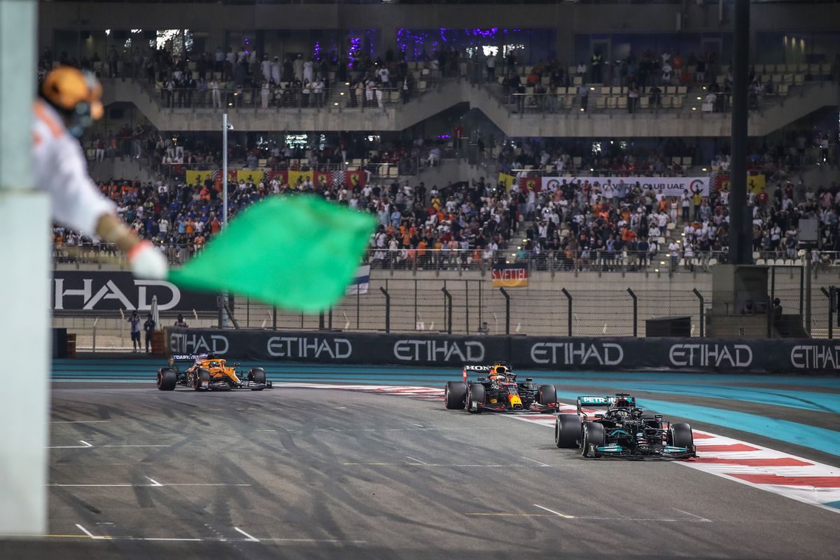 Wolff nog steeds woedend op Horner en Abu Dhabi '21: 'Denk elke dag aan het verliezen van Verstappen'