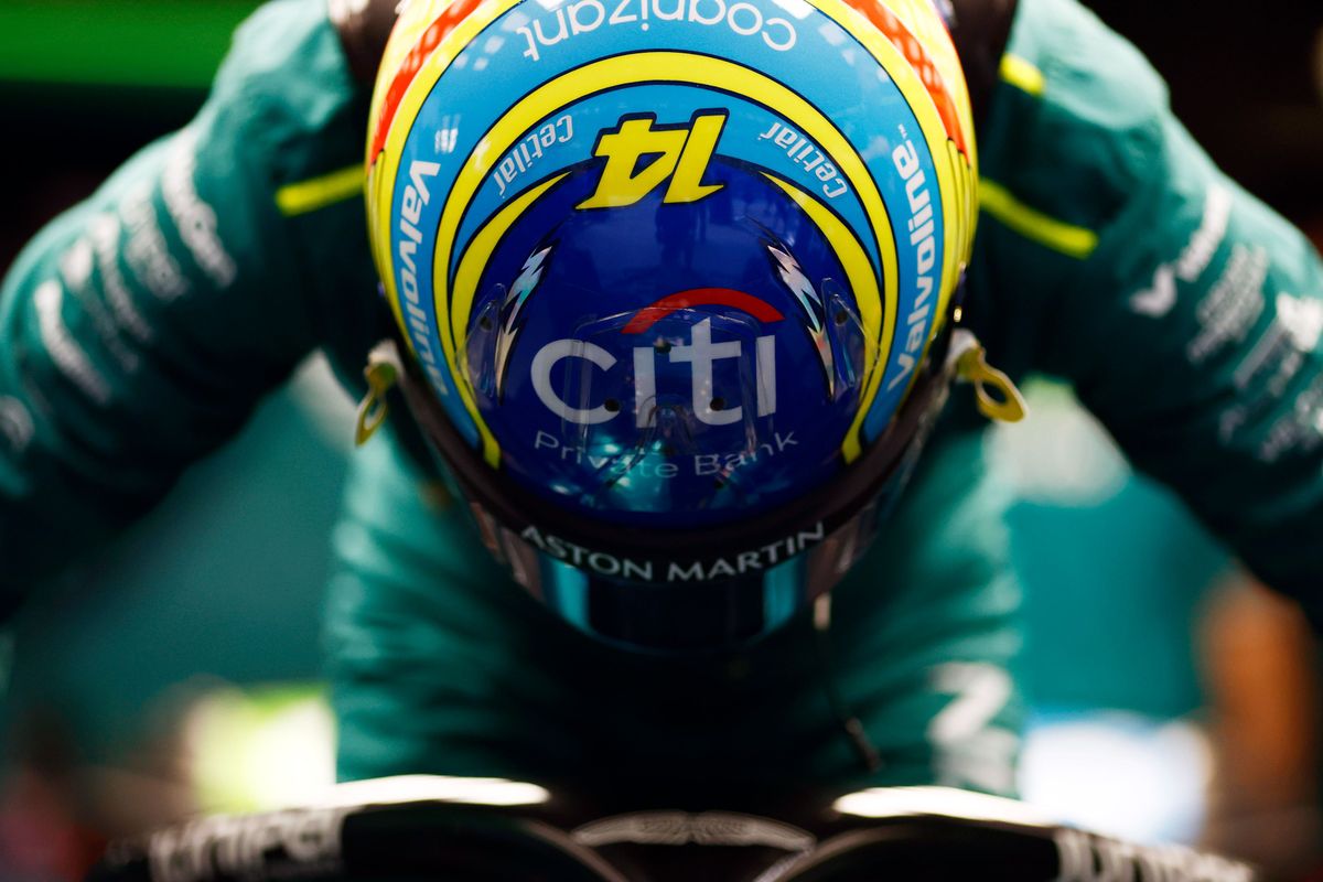 Alonso blijft F1-journalist verbazen: 'Hij gelooft dat het meesterplan van Aston Martin zal slagen'