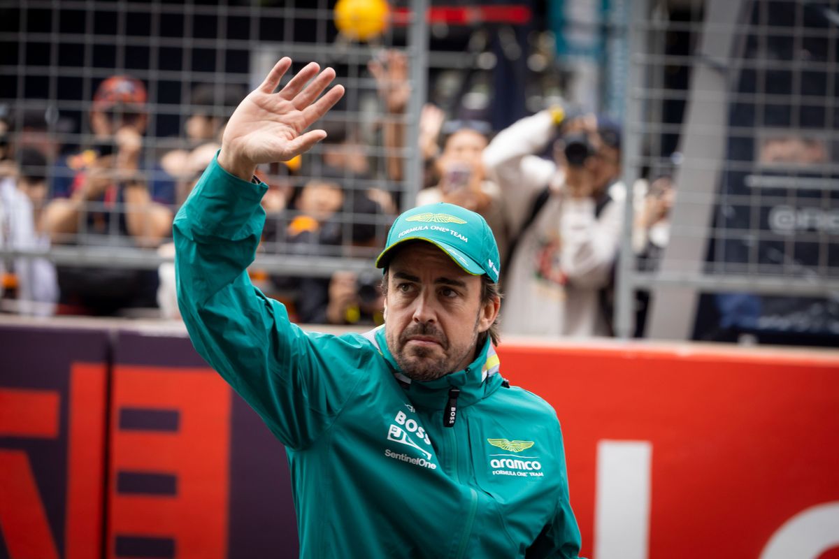 Alonso heeft weinig zin in sprintrace: 'Betekent niks, krijgen toch straf voor alles wat we doen'