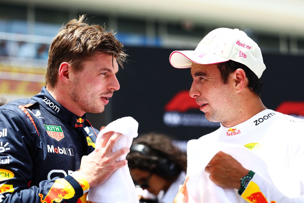 Ondertussen in F1 | Verstappen schrikt zich een hoedje van de beelden van 'torpedo' Pérez