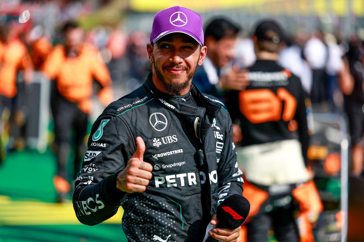 Ondertussen in F1 | Hamilton bedankt vriendelijk: 'Dat kan ik niet signeren'