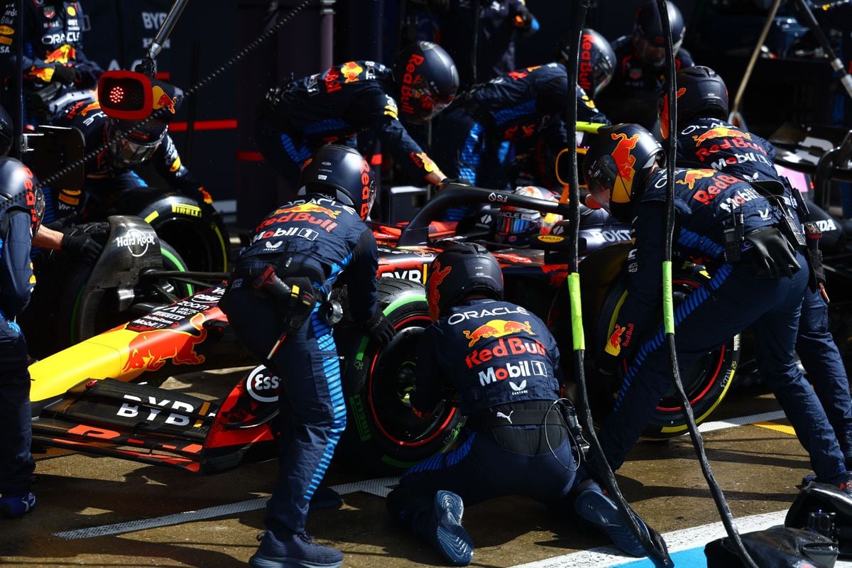 Pitstopteam Red Bull pas klaar als de vlag is gevallen: 'Dat zagen we vorig jaar met Verstappen'