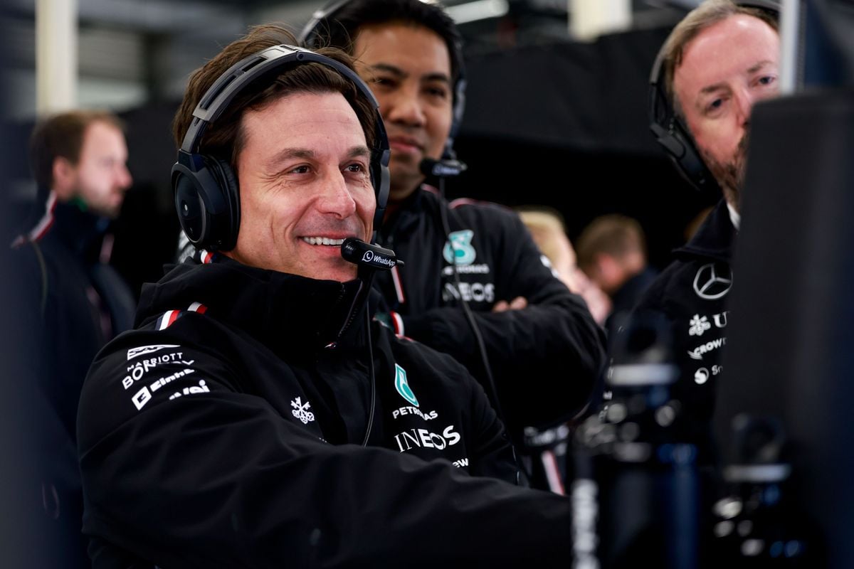 Wolff stuurt kaartje naar Verstappen: 'Max ziet nu hoe Mercedes het doet'