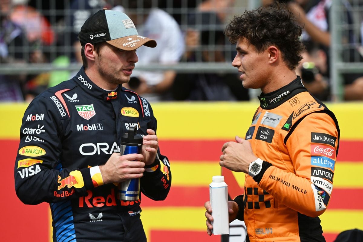 Coronel reageert op opvallende houding van Verstappen: 'Is omdat hij voor Norris staat'