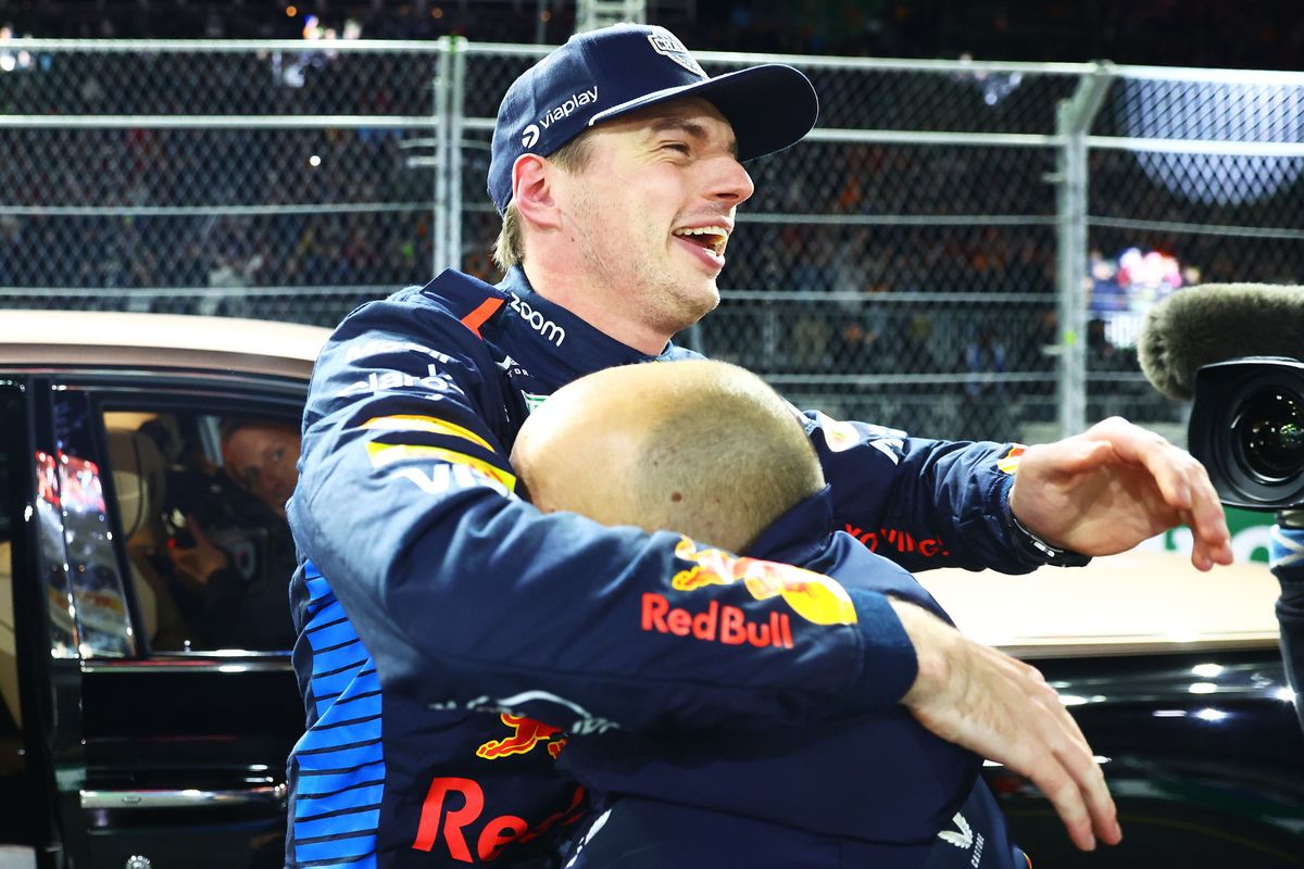 Rechterhand Verstappen emotioneel: 'Brok in mijn keel, moest Horner het woord laten doen'