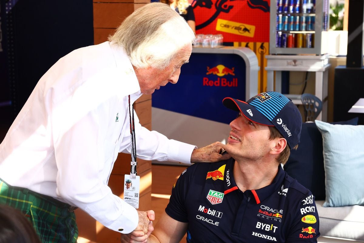 Stewart met glimlach over Verstappen, die hem 'verslagen heeft': 'Hij verdient het'