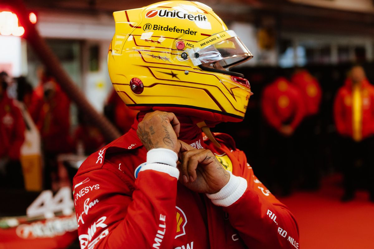 Hamilton staat volledig achter keuze voor Ferrari: 'Groter risico om bij Mercedes te blijven'