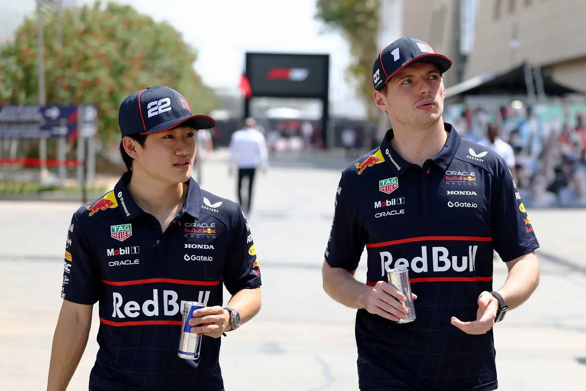 Verstappen geschrokken van crash Tsunoda: 'Jezus, is hij echt in orde?'
