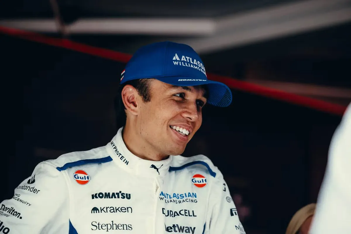 Albon zag wisseling van de wacht bij Red Bull niet aankomen: 'Hij heeft het team opgebouwd'