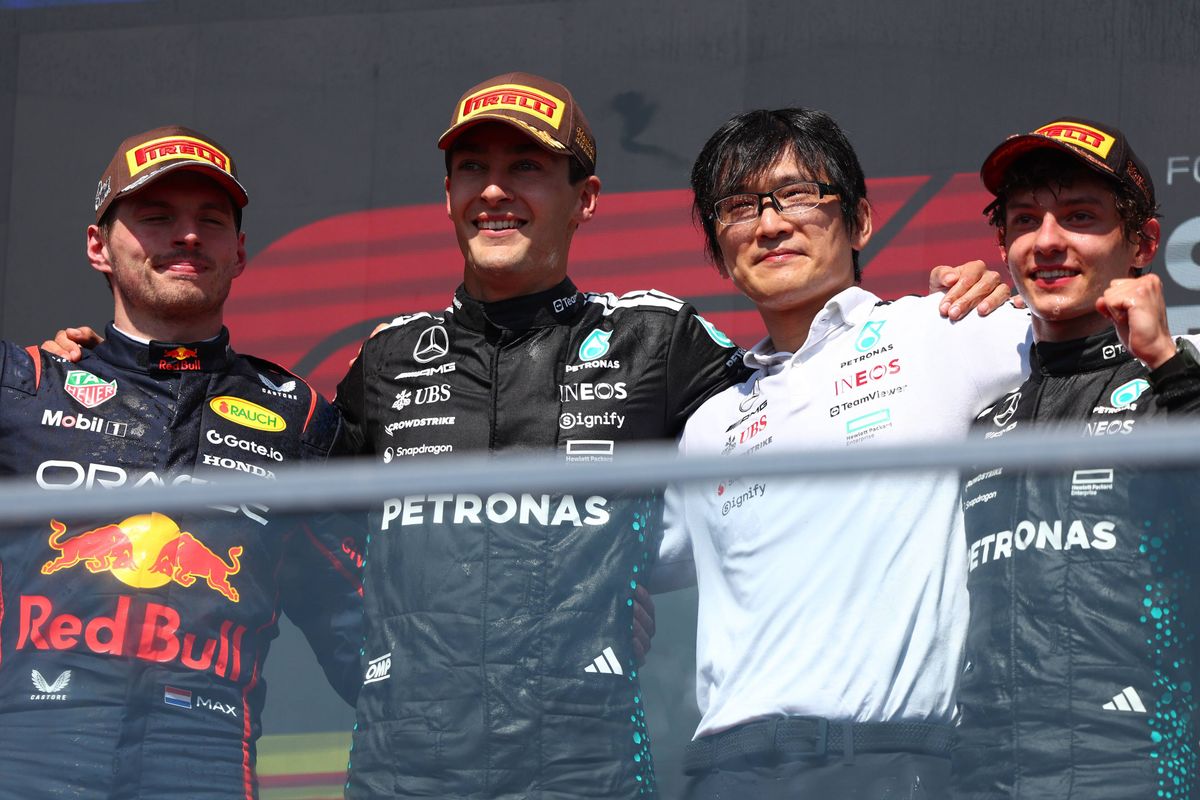 Szafnauer ziet Verstappen als voorbeeld voor Russell in titelstrijd: "Het moet een Max-scenario worden"