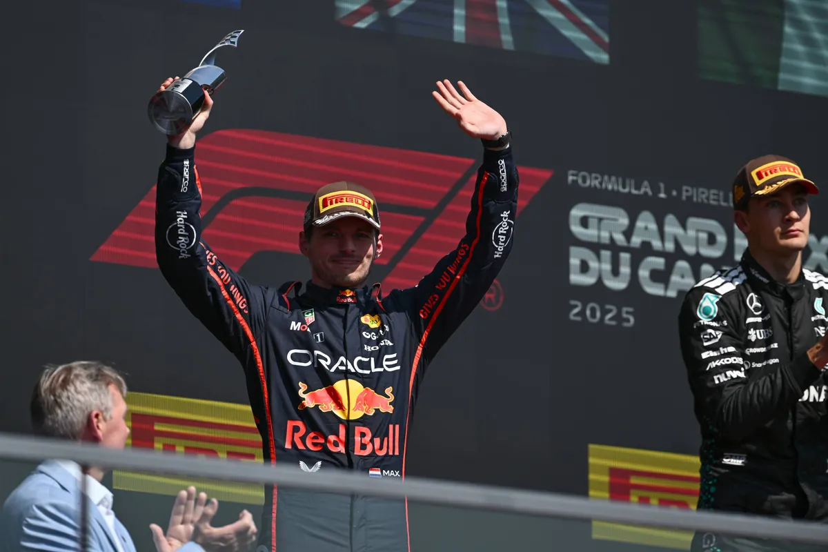 Montoya speculeert over Verstappen: 'Denk niet dat hij onder zijn contract uit kan komen'