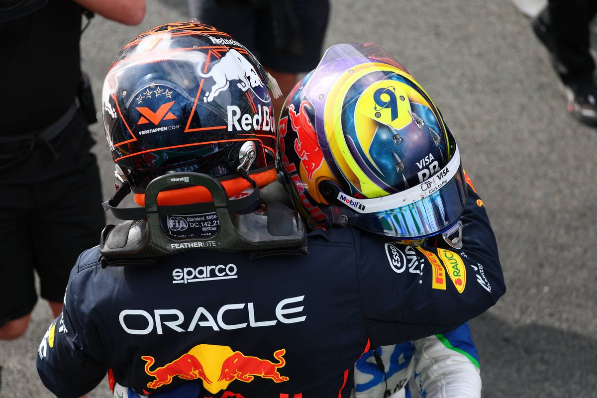 Steiner geeft Hadjar waarschuwing: 'Talent als Verstappen komt niet vaak voor'