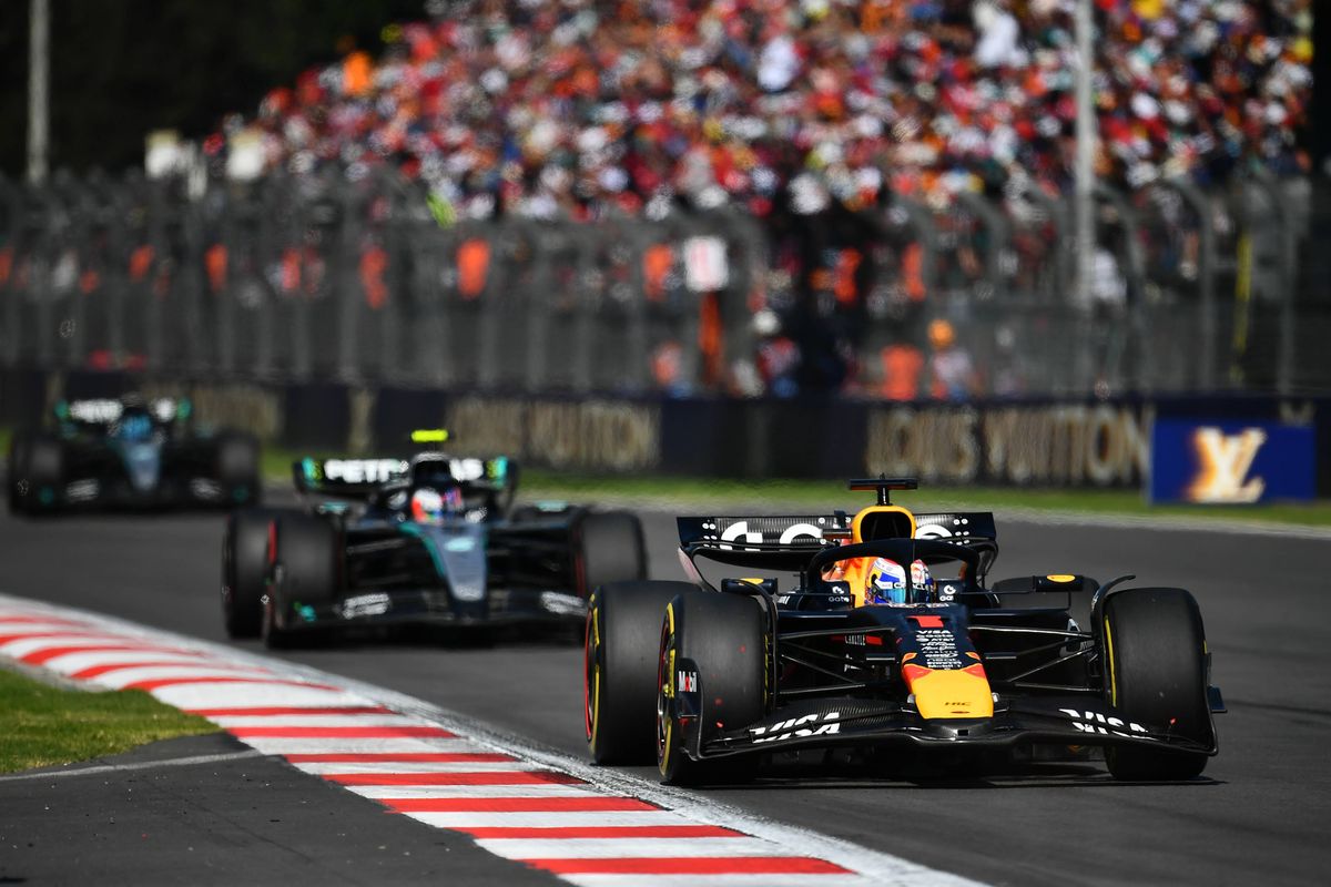Van Hoepen niet bang om vriend te bekritiseren: "Daarna ging hij toveren zoals Verstappen"