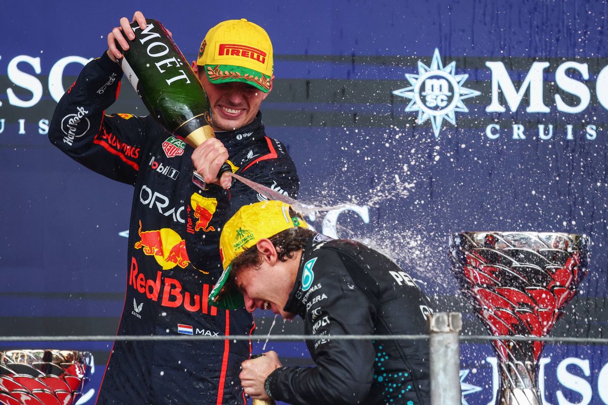 Verstappen weet niet of pitstop hem de overwinning kostte: 'Onmogelijk te zeggen'