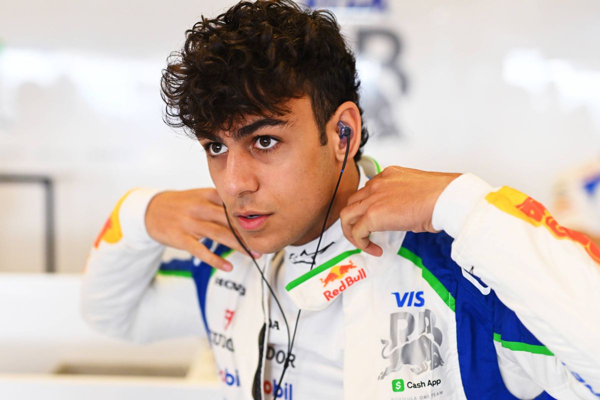 Lindblad gelijk terughoudend na onthulling Racing Bulls: 'F1 niet het uiteindelijke doel'