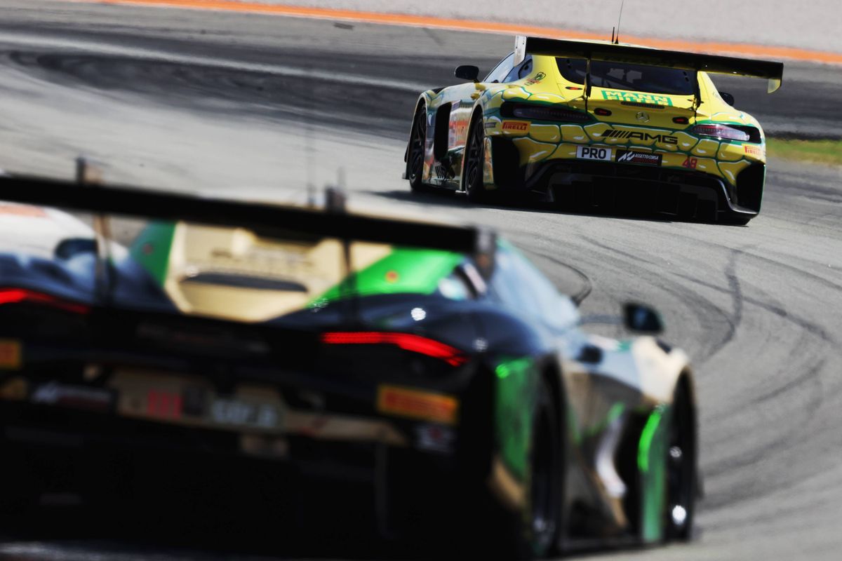 'Verstappen heeft zaken GT3-team geregeld, gaat met ander merk in zee en heeft nieuwe line-up'