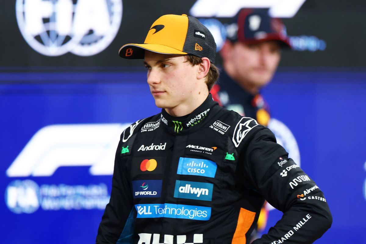 Vader Piastri reageert op beschuldigingen van partijdigheid: 'Dat is het probleem van eerlijkheid'