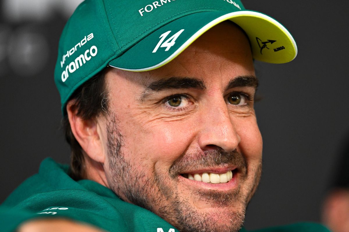 Alonso had even plezier in zijn Aston Martin: 'We reden bij de start twee rondes in de punten'