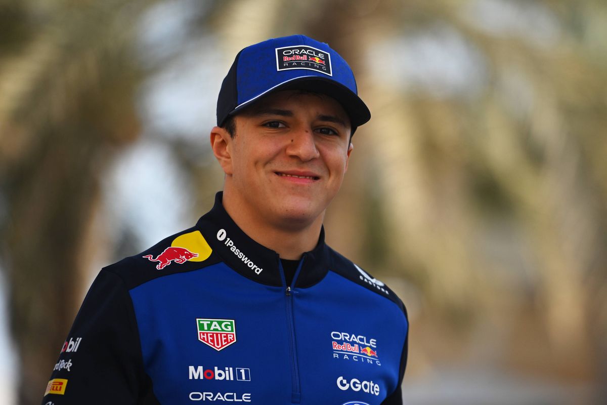 Red Bull en Mercedes flink in de problemen en missen ochtendsessie, Leclerc de snelste