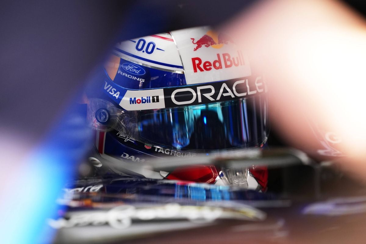 Coureursmanager bewierookt Verstappen: "Max is een atleet, een gladiator en een pure racer"