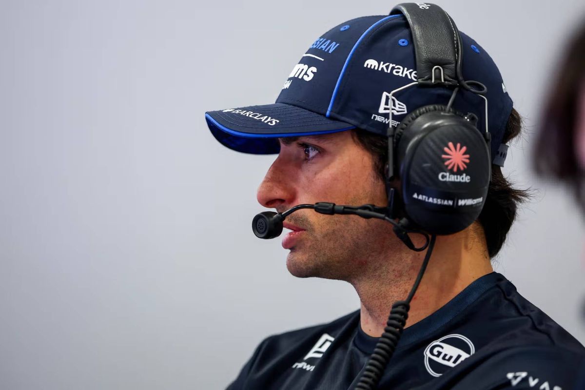 Sainz kiest voor een andere aanpak dan Verstappen: 'Ik val mijn sport niet publiekelijk af'