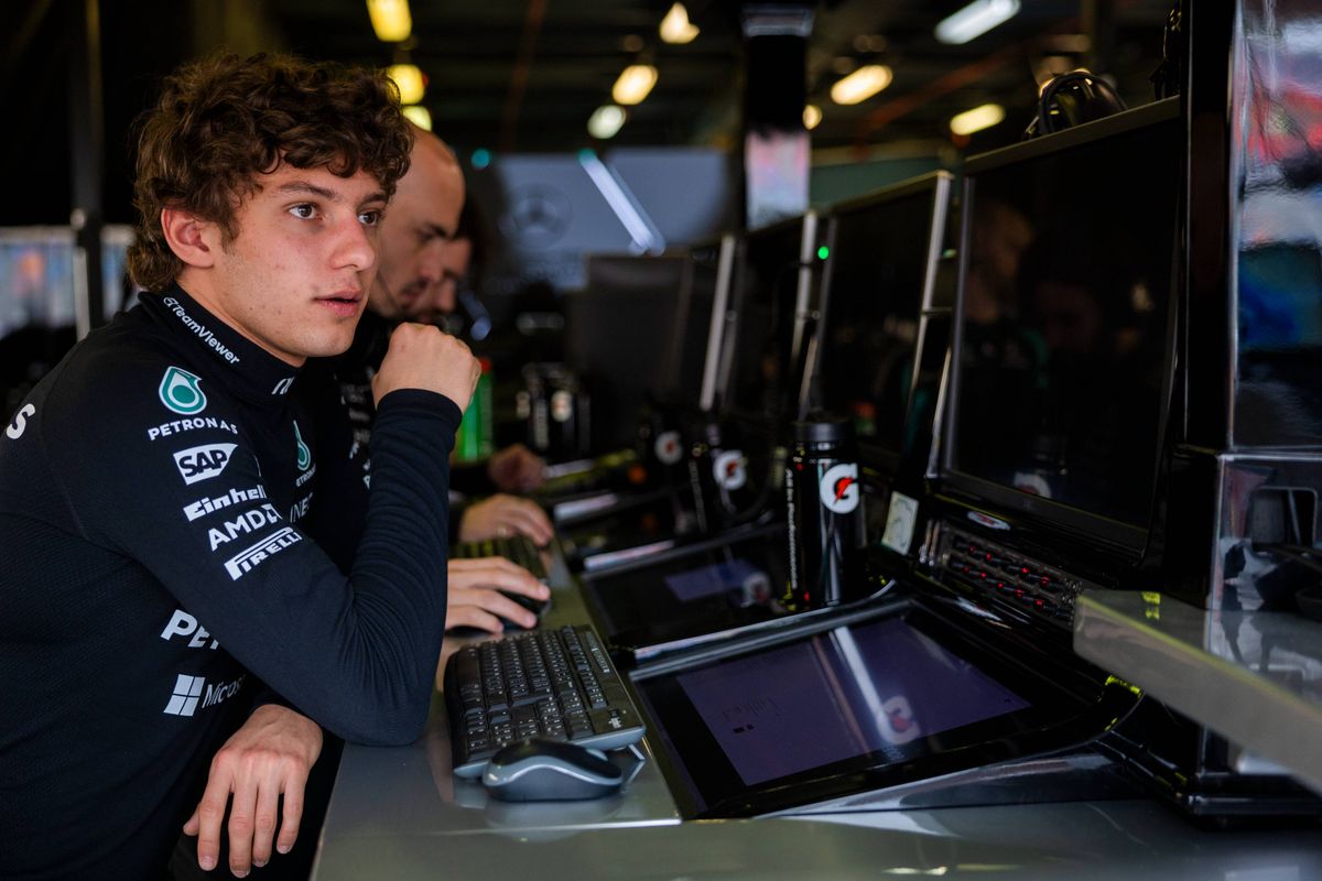 Ondertussen in F1 | Antonelli bezorgt Mercedes flink wat werk na stevige crash