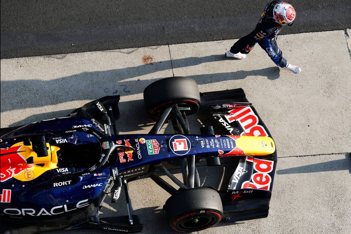 Red Bull-simulatorcoureur ziet Verstappen vier coureurs in één actie inhalen: 'Kwam er goed mee weg'