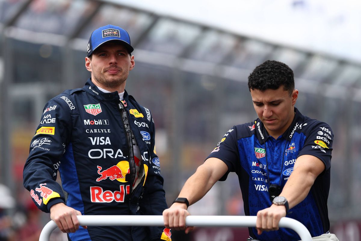 Buitenlandse media stellen verklaring van Verstappen ter discussie: 'Hadjar had er geen last van'