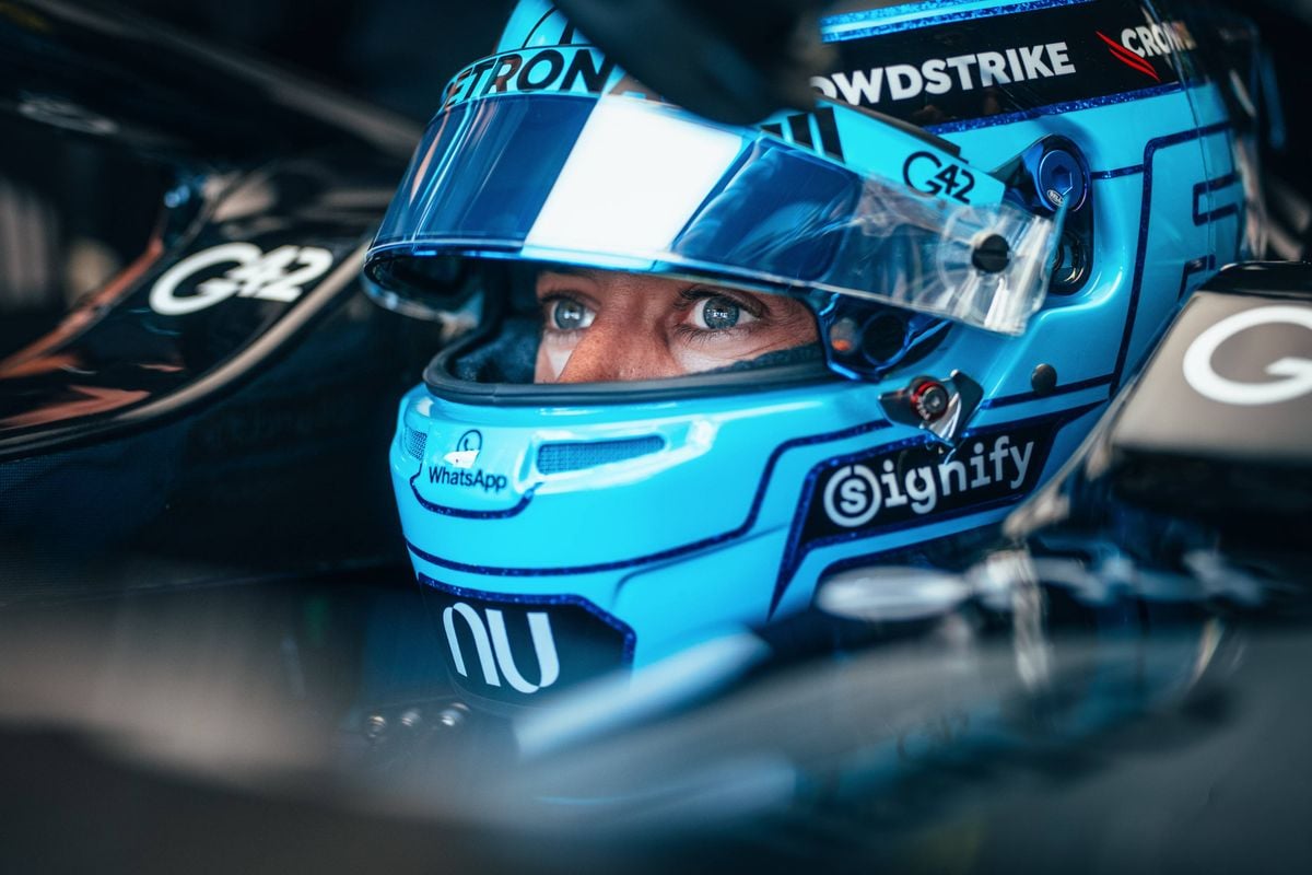 Russell laat zich uit over felle strijd met Verstappen: "Je weet dat Max dit altijd doet"