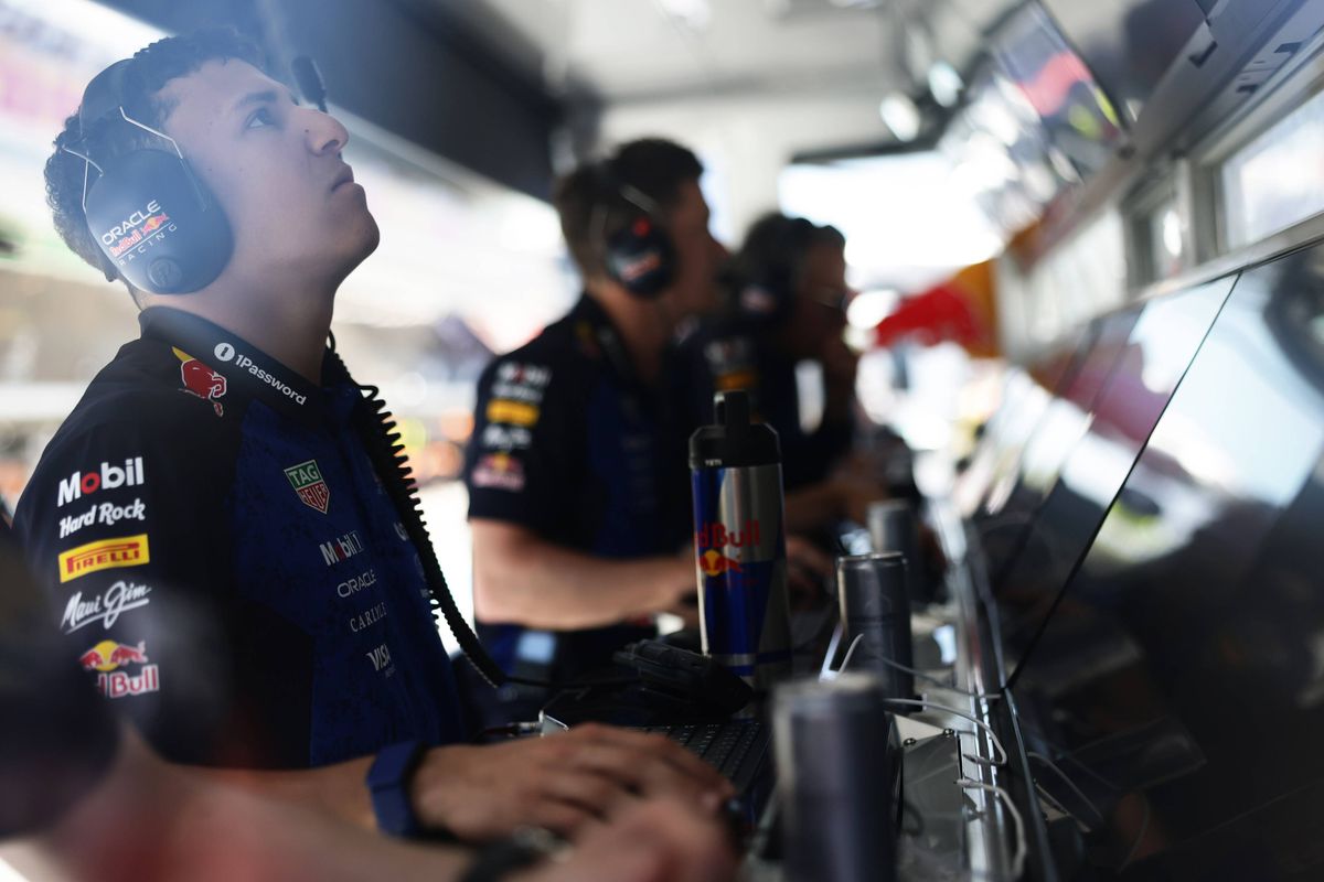 Teamgenoten van Verstappen zijn verdeeld: "Ver achter de snelste mannen"
