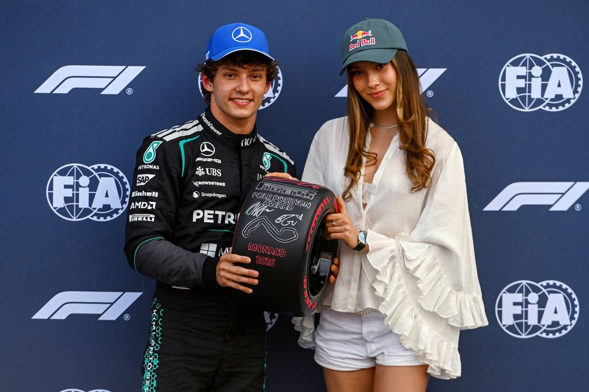 Antonelli werd totaal verrast door Verstappen: "Vooral als Max zo dichtbij zit"