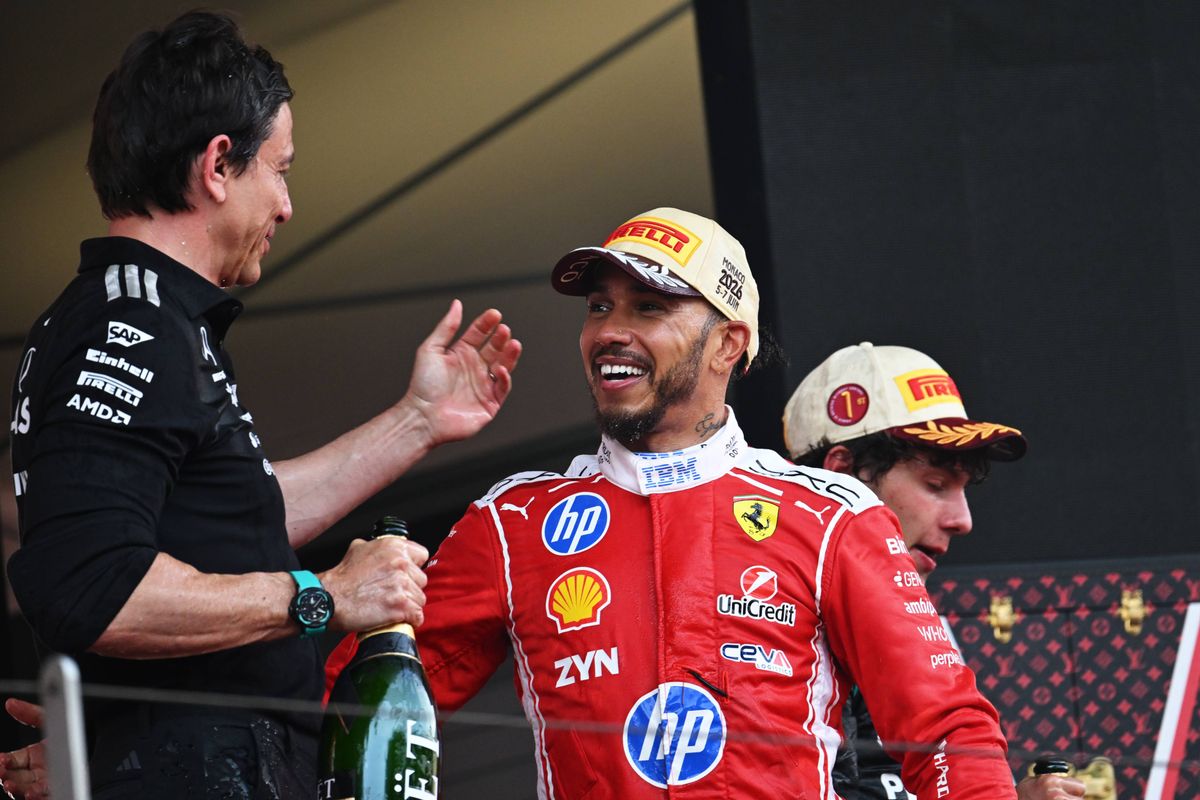 Hamilton gelooft dat hij Ferrari weer naar de top kan brengen: "Ferrari zou de innovator moeten zijn"