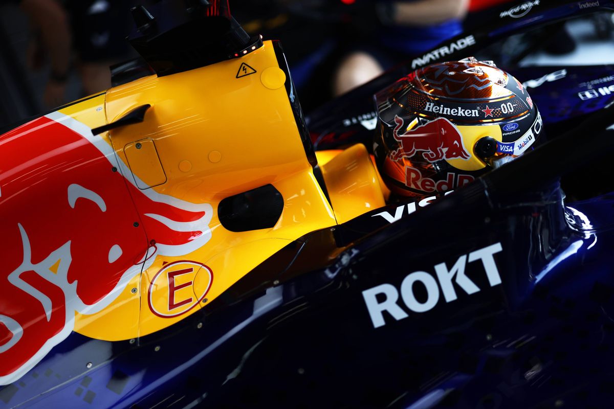 Coulthard heeft vraagtekens bij Red Bull en Verstappen: "Kijken met de vleugel"