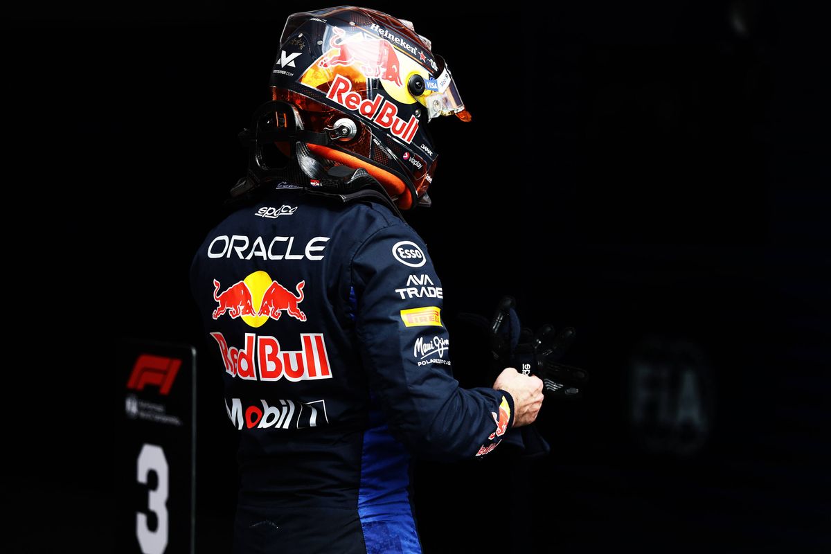 De race van Verstappen | Verstappen schiet even uit zijn slof: "Vat dit niet persoonlijk op!"