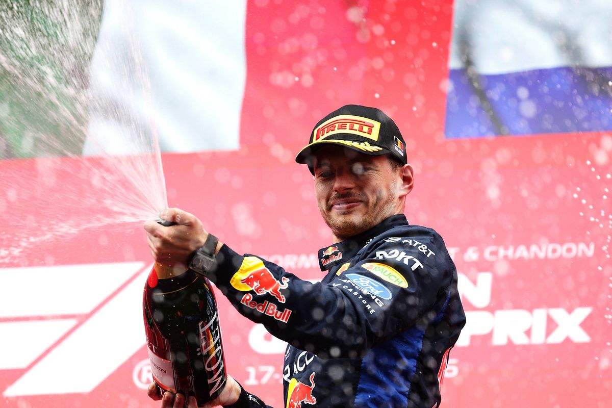 Mercedes denkt dat Antonelli net zo snel is als Verstappen: "Dat is een gewaagde uitspraak"